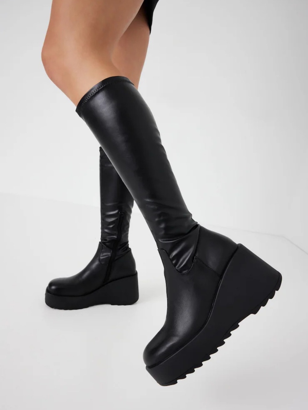 Steve Madden Duke 30 Blackout Knee Length Stretch Platform Wedge Boots Size 6 - Picture 2 of 12